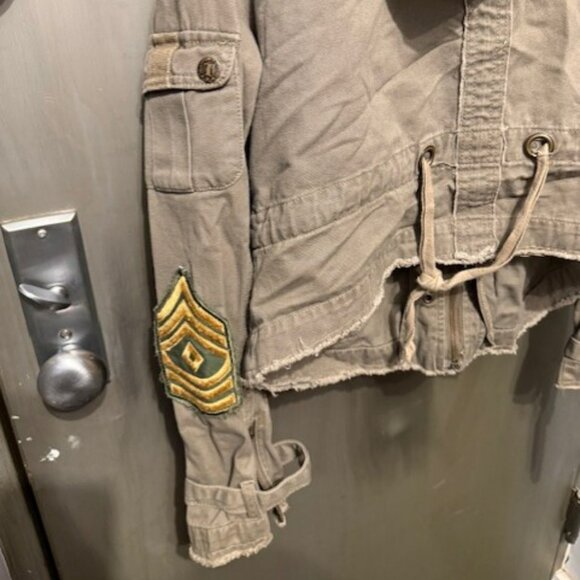 Vintage Military Bolero Cargo Jacket / Parka with Patches & reversible hood - Picture 13 of 16